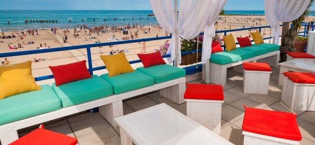 Castaways Bar and Grill at North Avenue Beach Opening